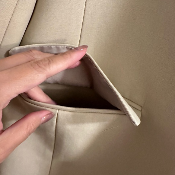 THE FRANKIE SHOP COLETTE HOURGLASS BLAZER - BEIGE M/L, NWT - Picture 12 of 15